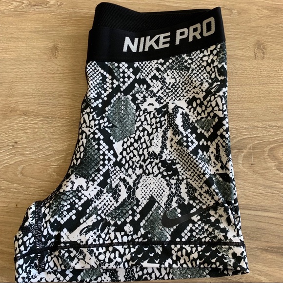 Nike Pro Shorts - Picture 2 of 3